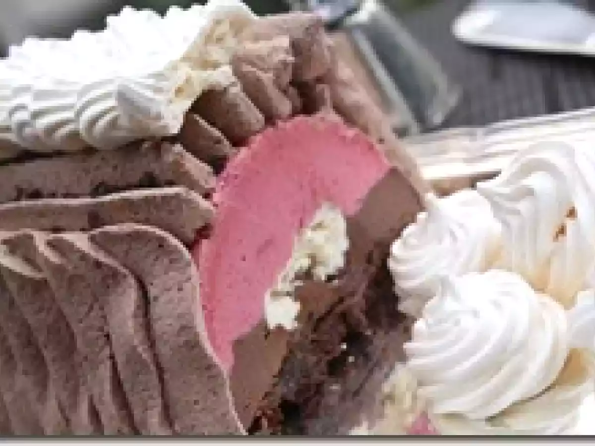 Bûche Chocolat Framboise au Coeur Meringué - photo 2