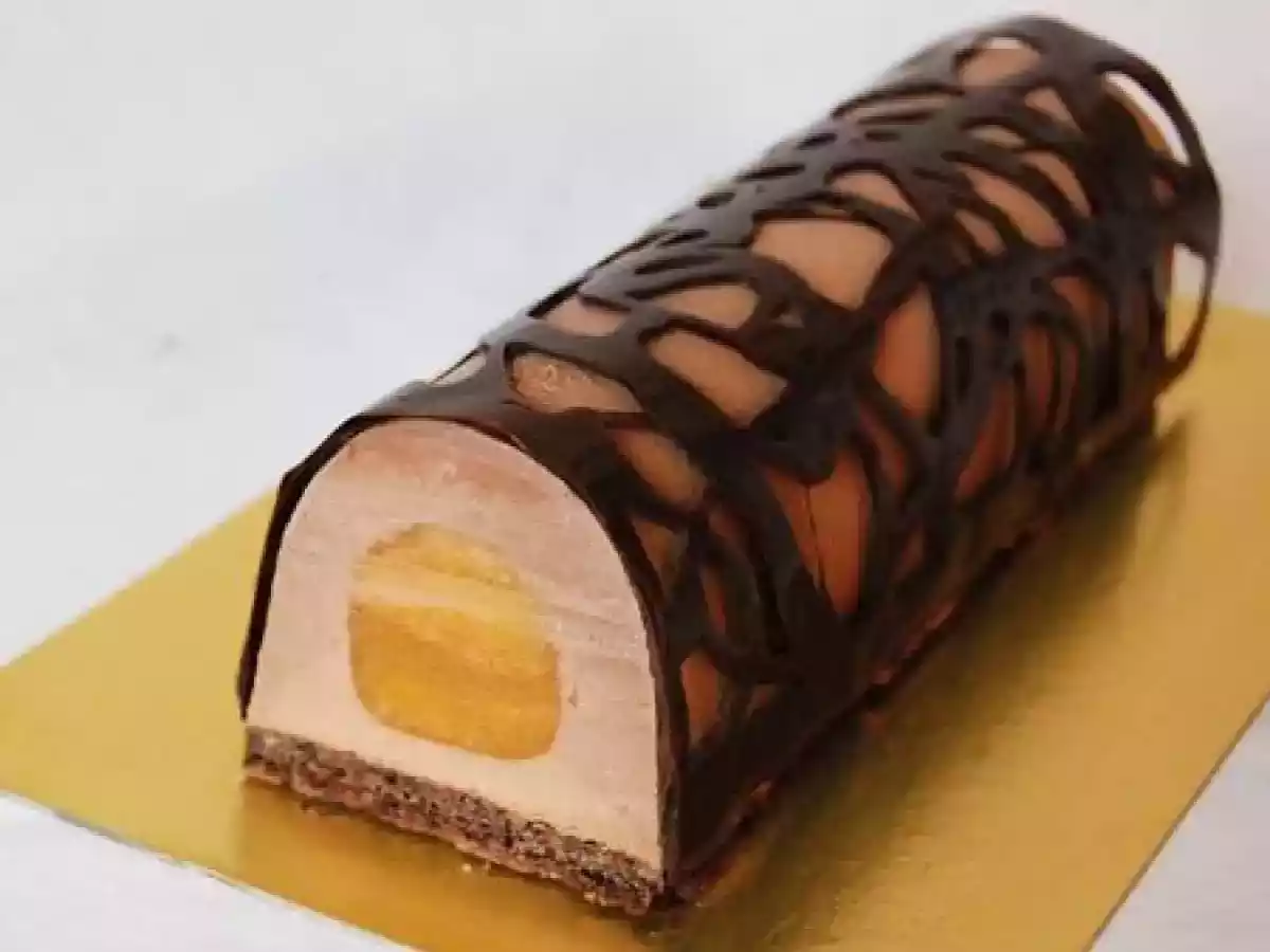 Bûche chocolat noir/brownie, fruits de la passion