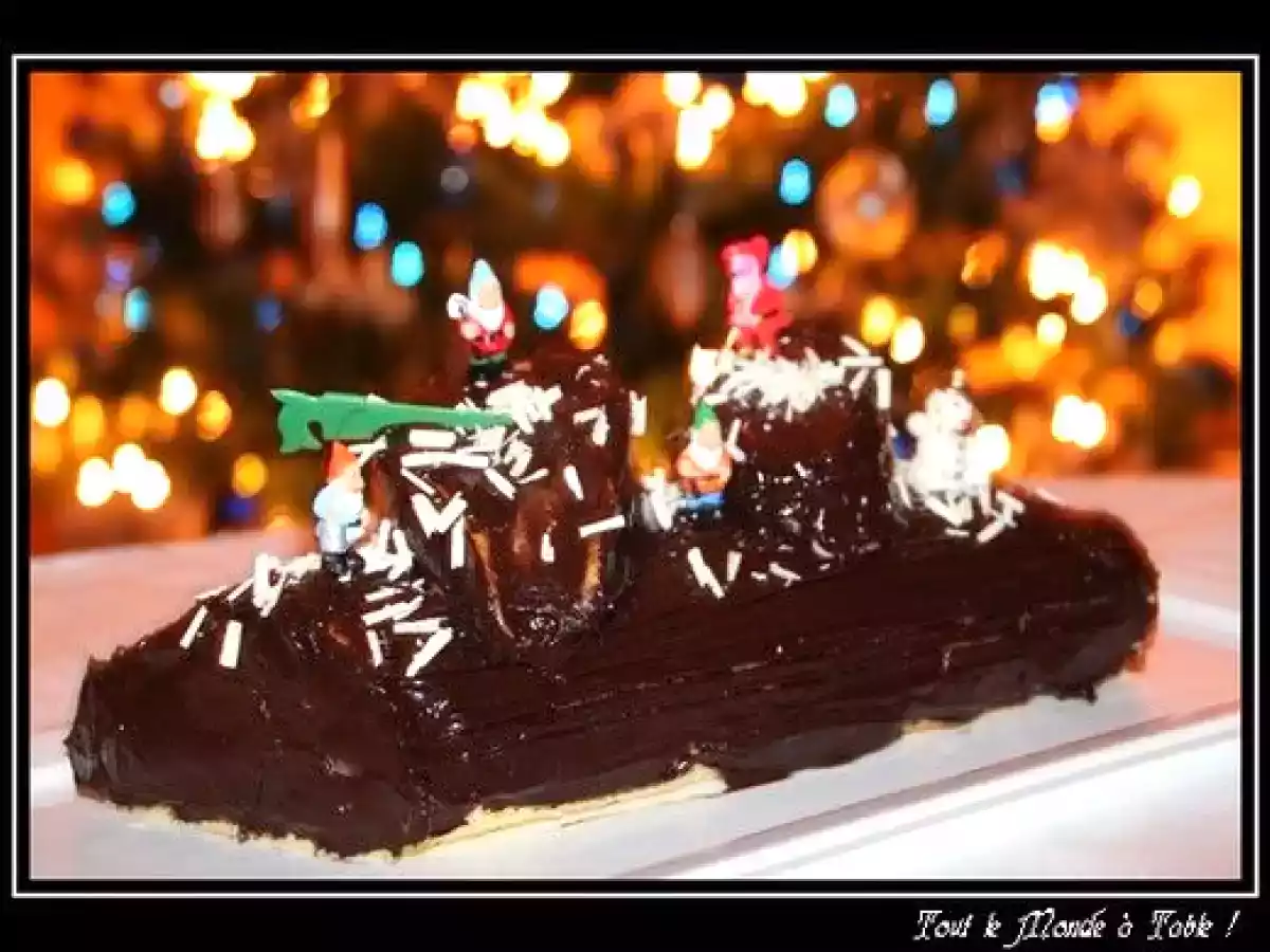 Bûche de Noël framboises crème pâtissière ganache chocolat noir