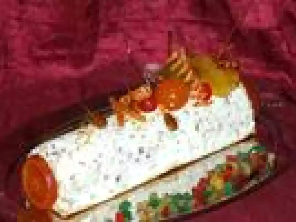 Bûche de nougat glacé aux fruits confits et nougatine