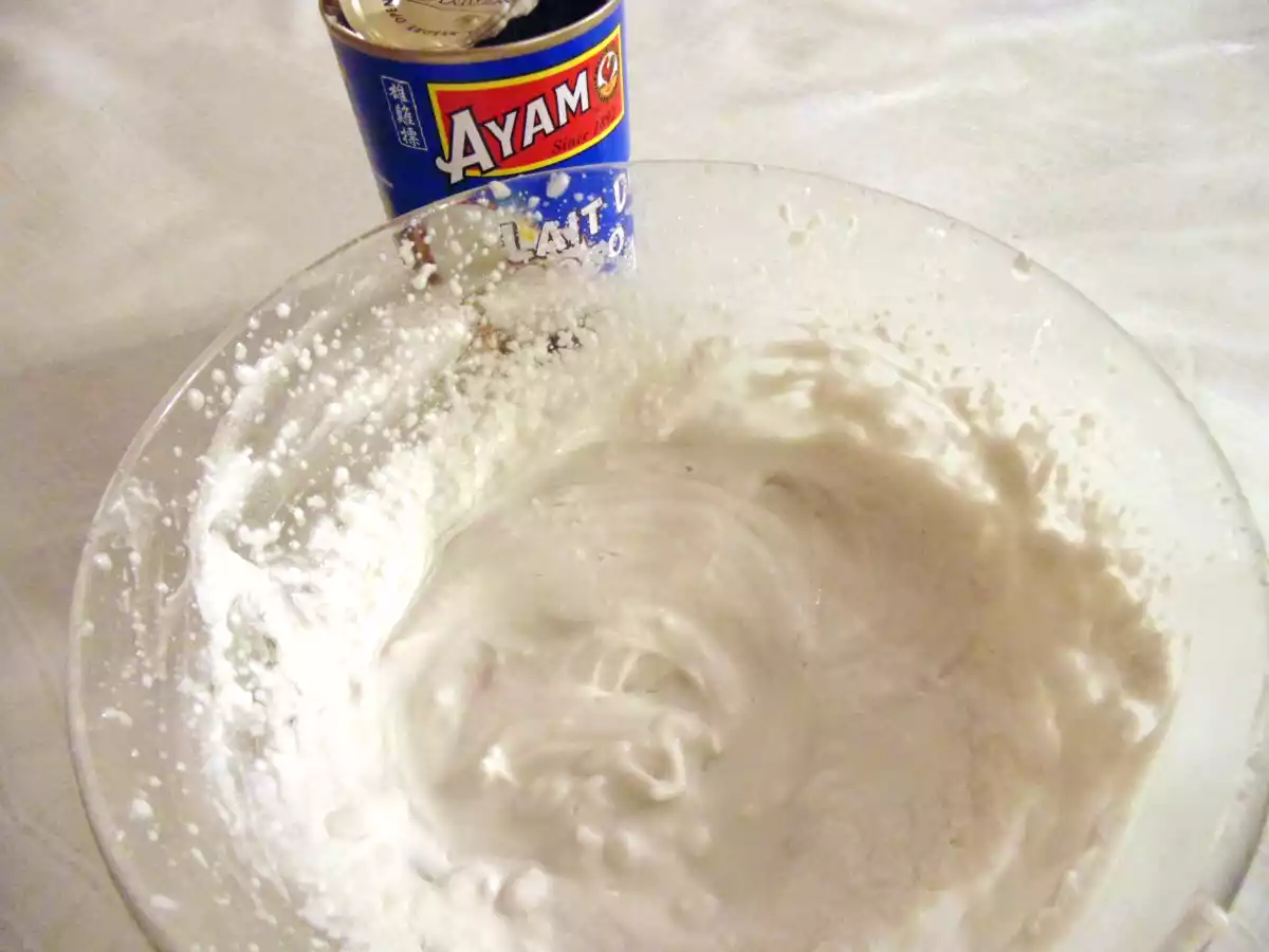 Bûche rose légère au coco et aux fruits rouges - photo 4