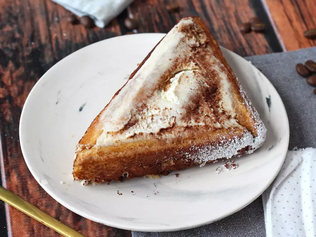 Bûche sans moule en forme de chalet façon tiramisu pour les amoureux de café - photo 2