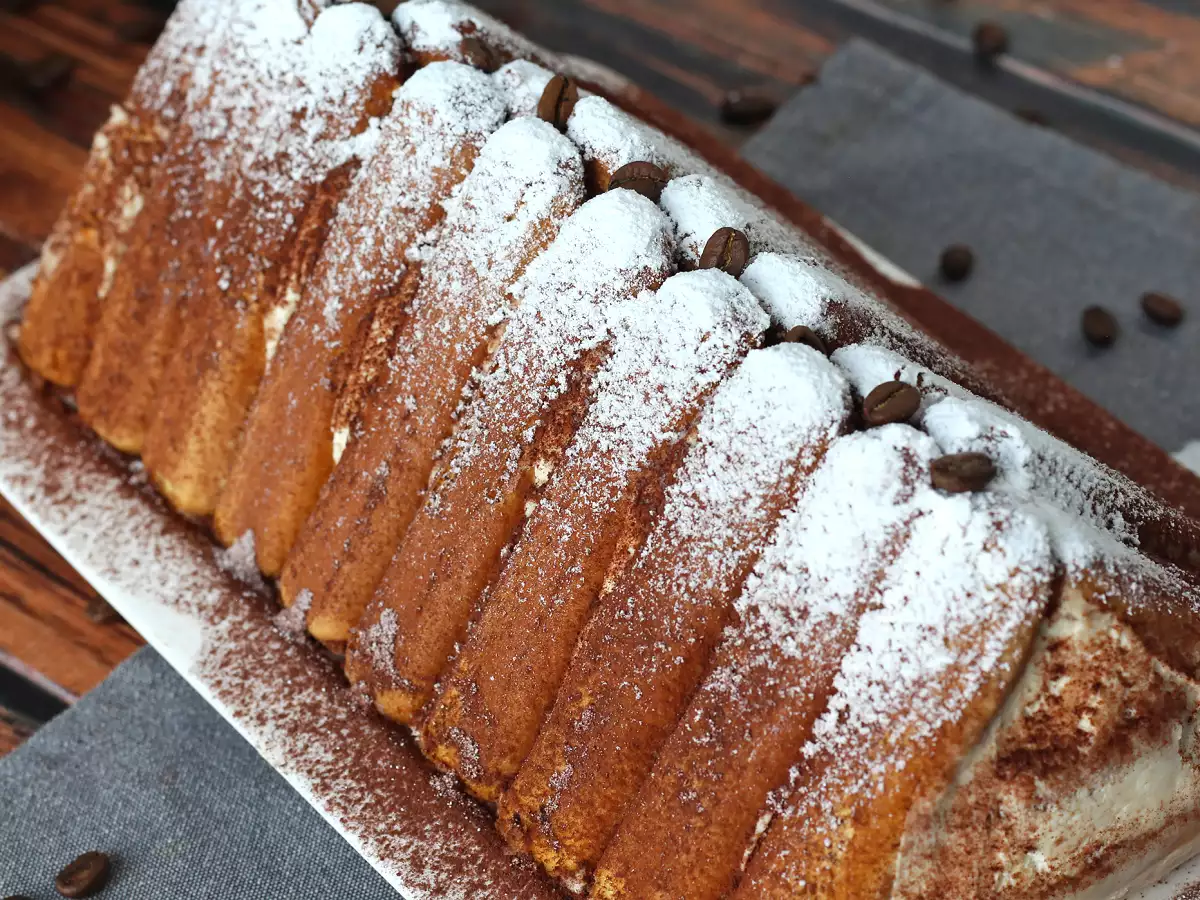 Bûche sans moule en forme de chalet façon tiramisu pour les amoureux de café - photo 3