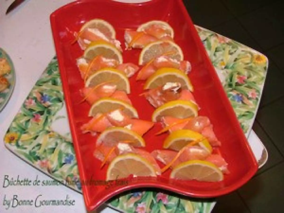Bûchette de saumon fumé au fromage frais