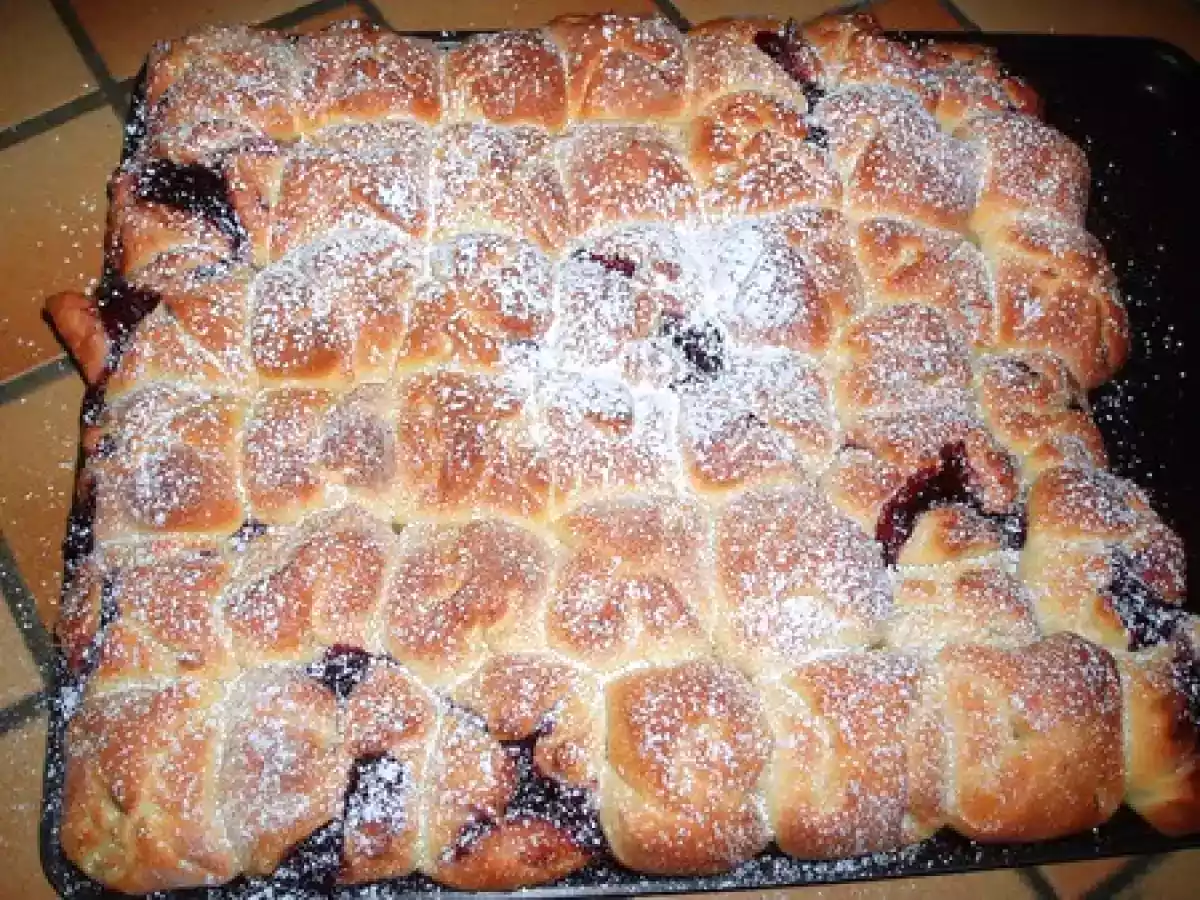 BUHTELJNI OU PLUS SIMPLEMENT BRIOCHE SLOVENE