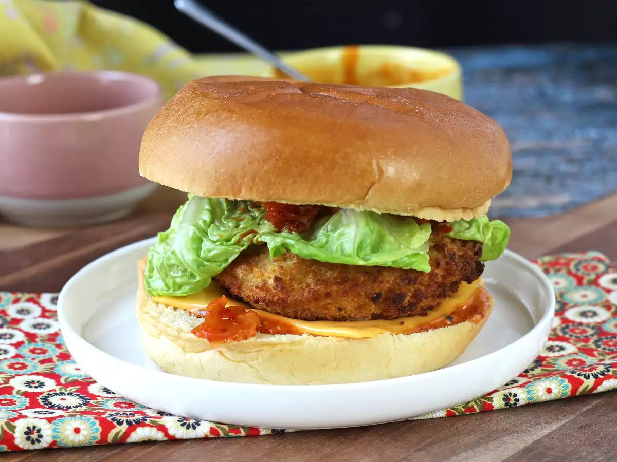 Burger au poulet pané à la coréenne : croustillant, épicé et ultra gourmand - photo 3