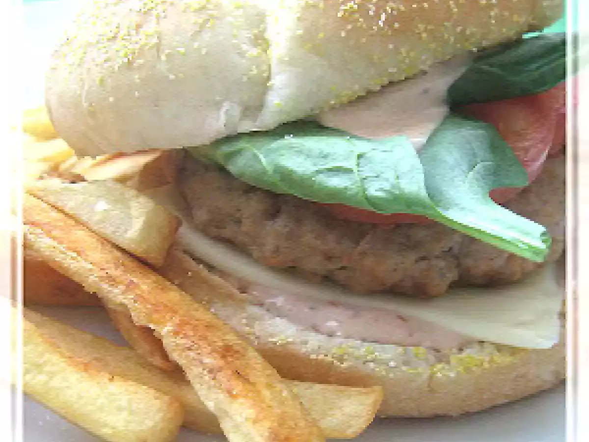 Burgers au poulet, mayonnaise rosée à l'estragon