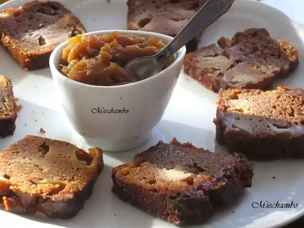 Cake A La Châtaigne, Compote De Pommes Au Gingembre Et Cannelle.