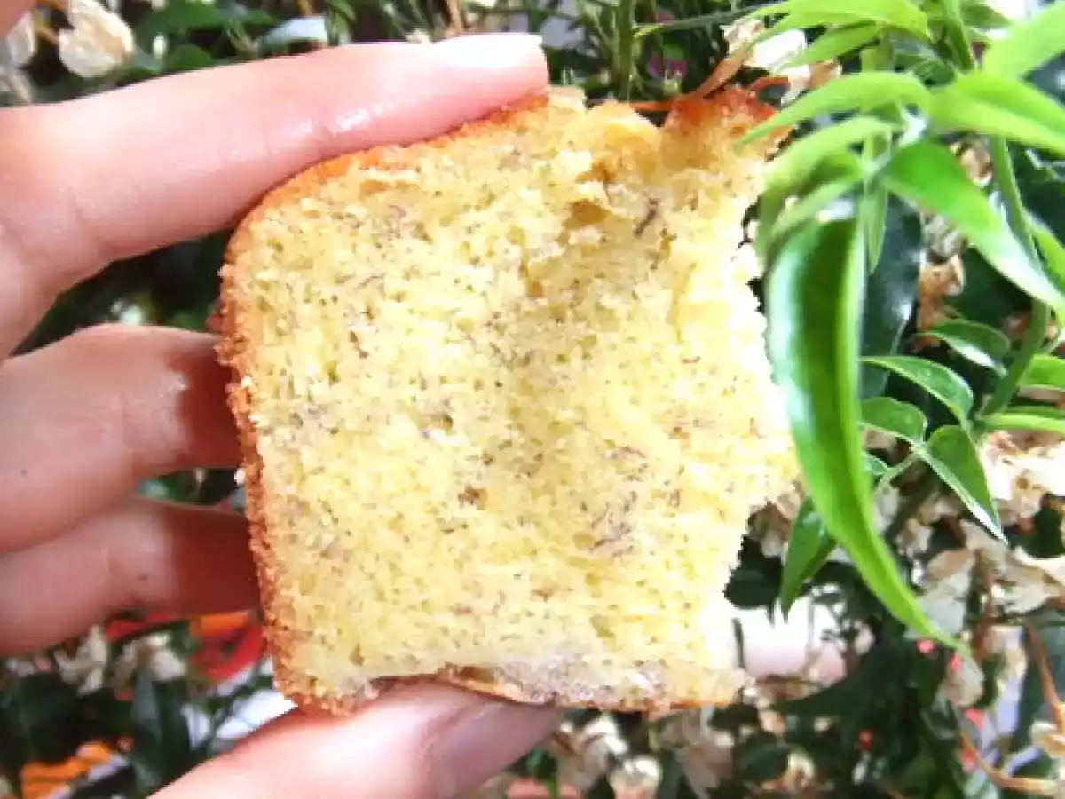 Cake à la farine de maïs et à la banane