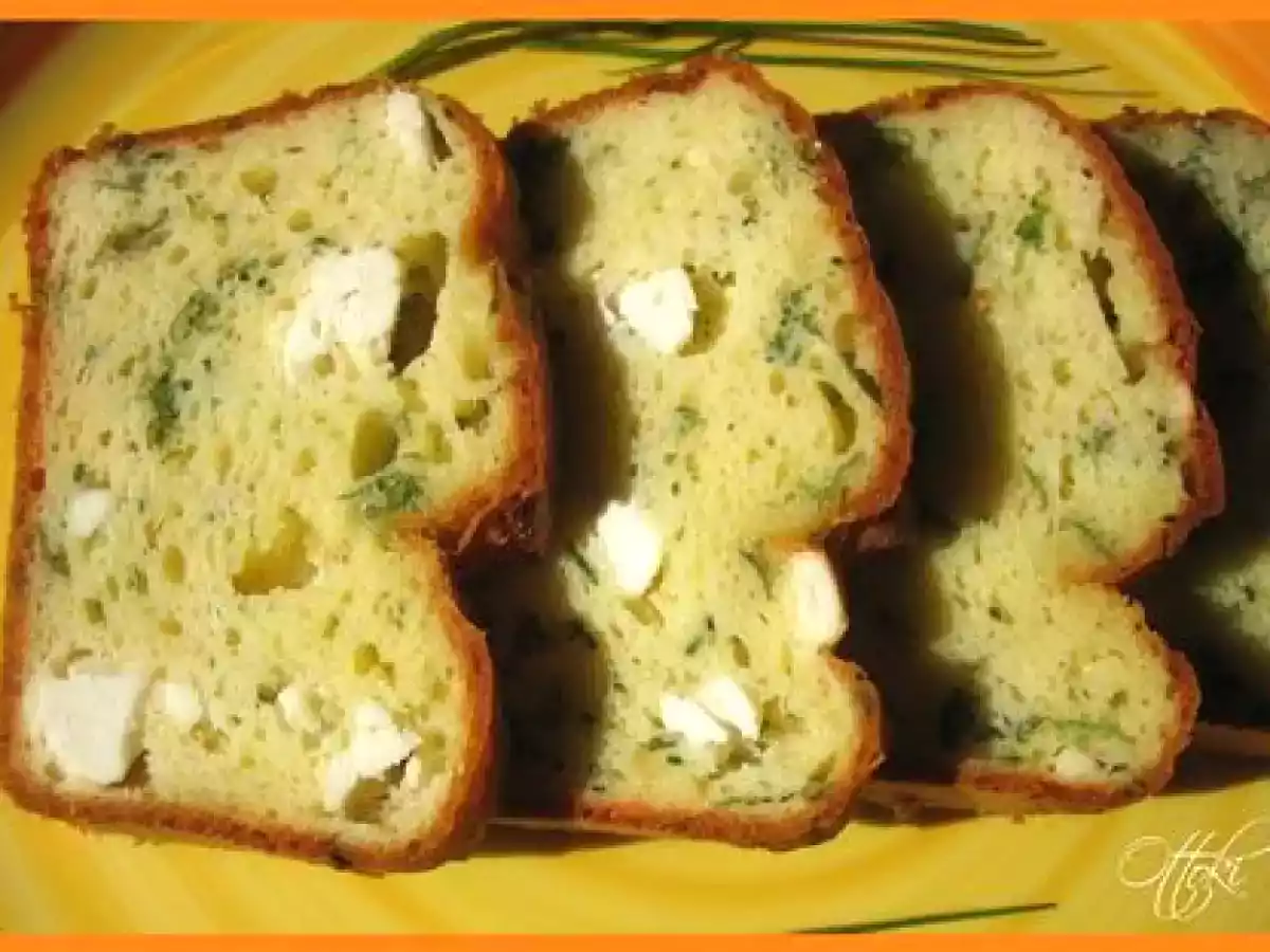 Cake à la feta et aux herbes fraîches