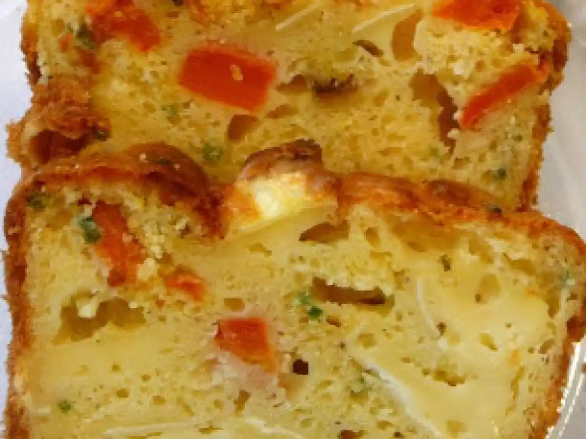 CAKE AU BRIE ET A LA CAROTTE.