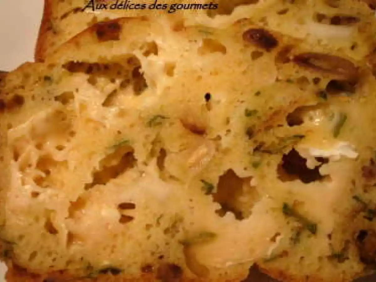 Cake au chèvre, aux courgettes et aux pignons de pin