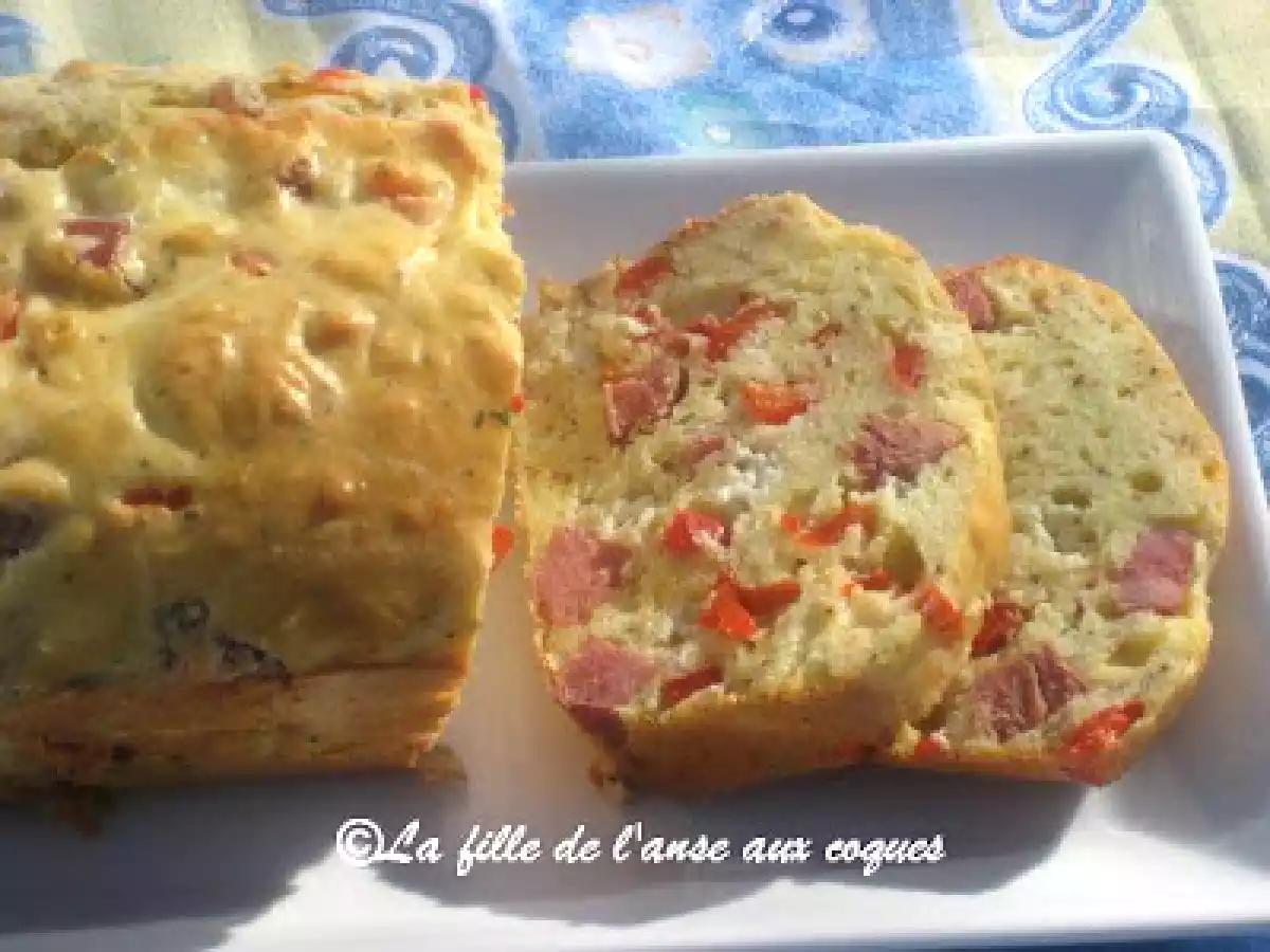 CAKE AU JAMBON, BOURSIN ET POIVRON ROUGE