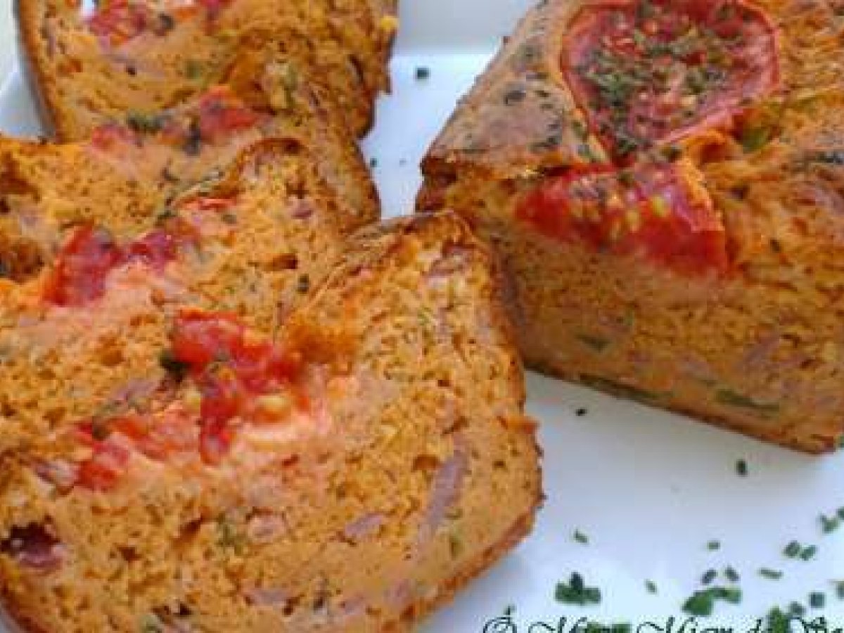 CAKE AU JAMBON TOMATE POIVRON