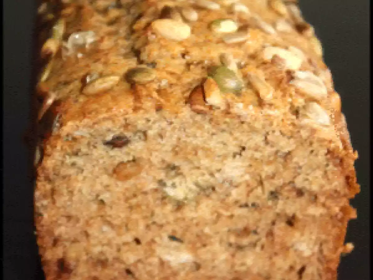 Cake au miel, graines et thym