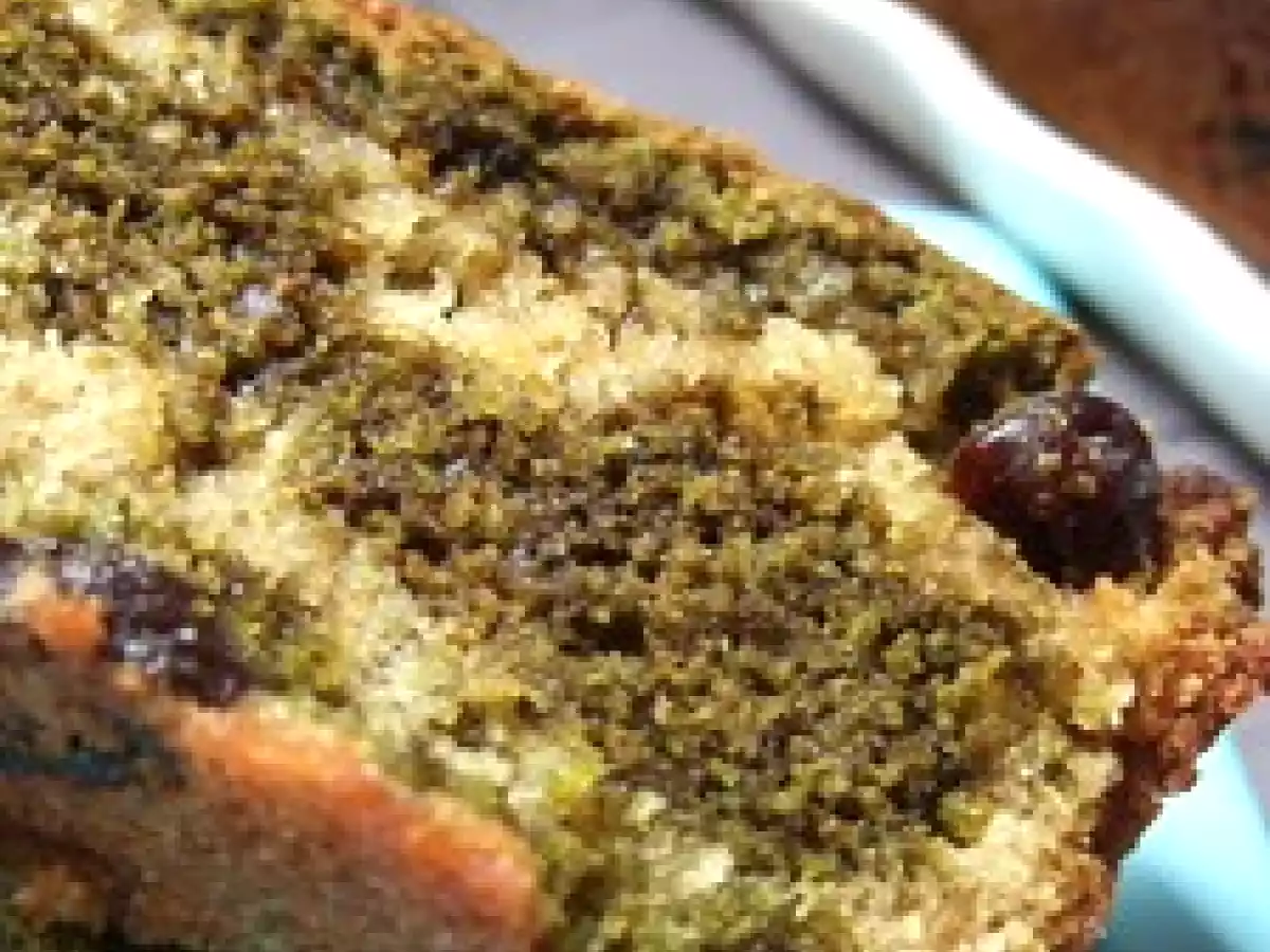 Cake au thé vert matcha, chocolat blanc et cerises séchées - photo 3