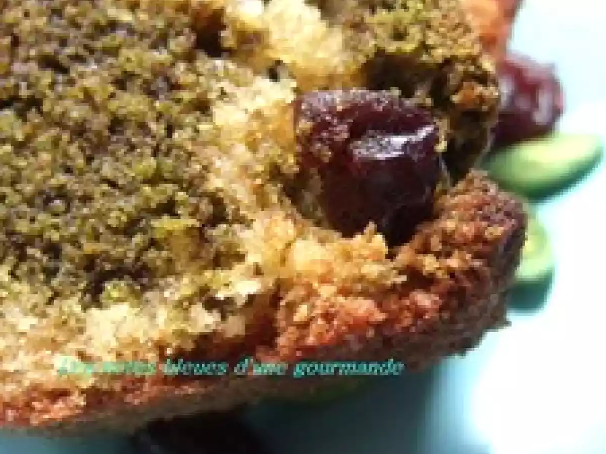 Cake au thé vert matcha, chocolat blanc et cerises séchées - photo 4