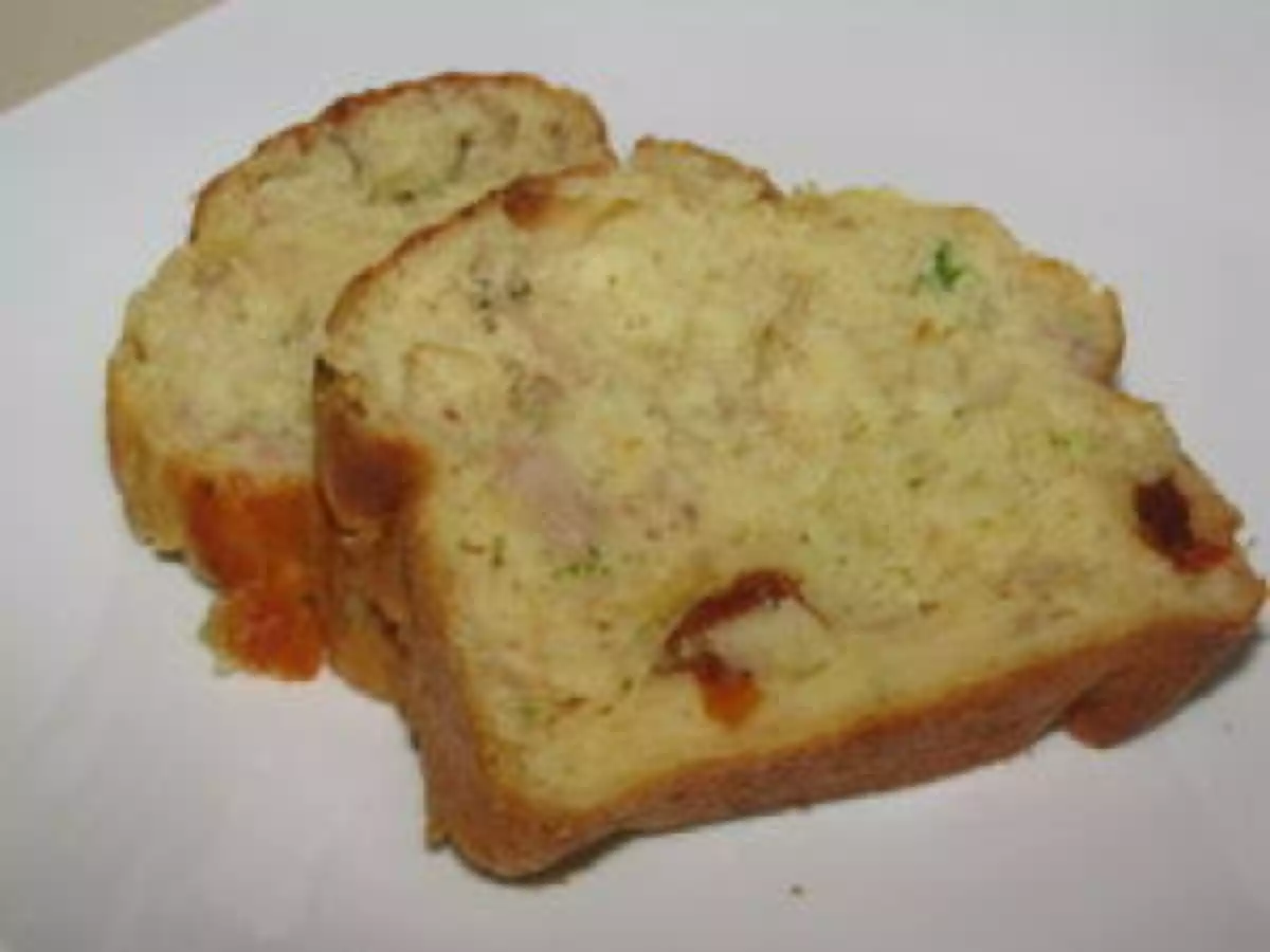 Cake au thon et tomates séchées