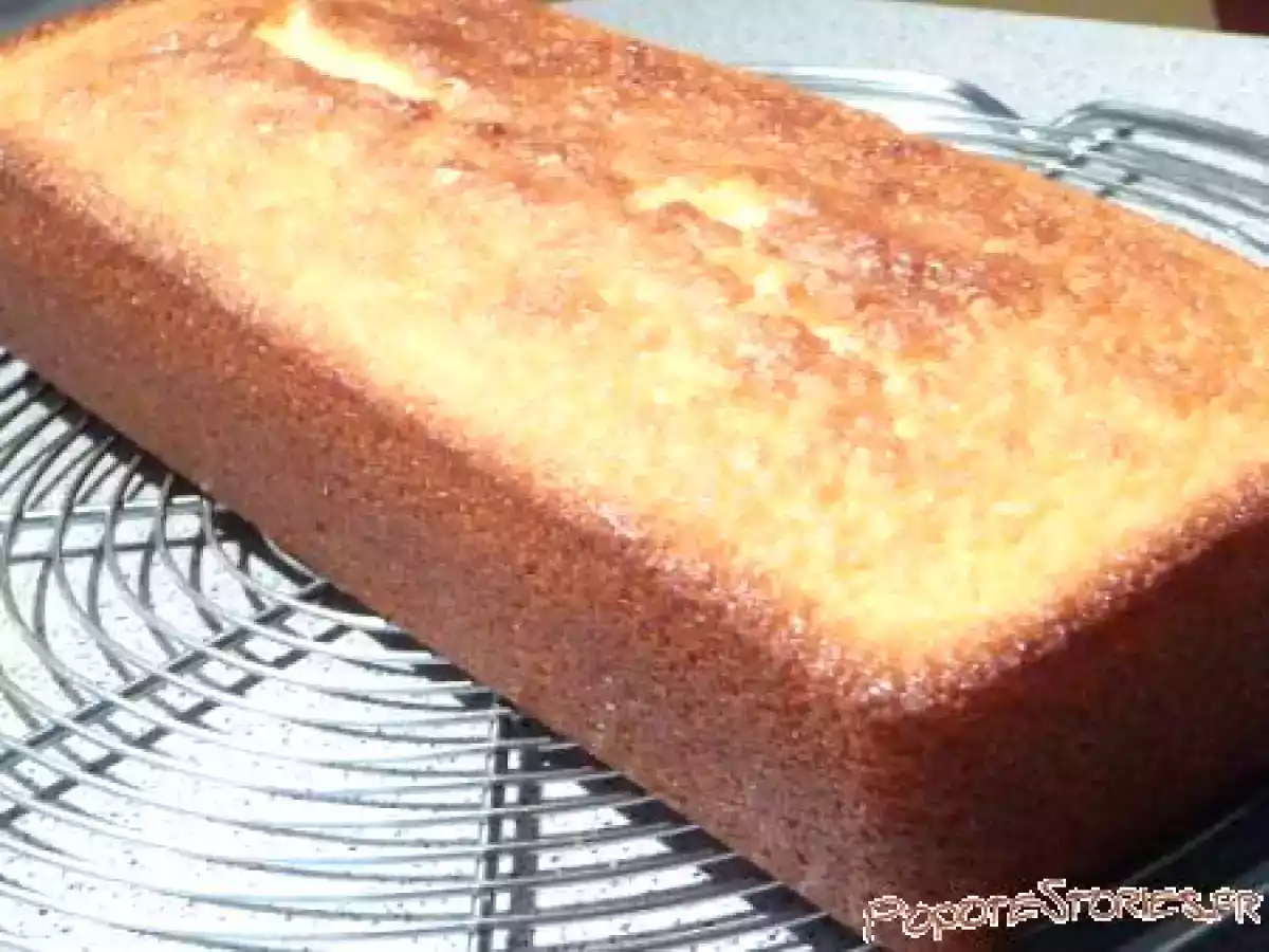 CAKE AU YAOURT AU CITRON ET AUX AMANDES TRES MOELLEUX !