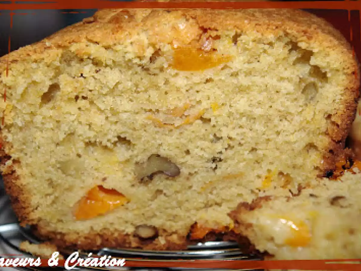 Cake aux abricots, noix, gingembre confit, à la farine de petit épeautre