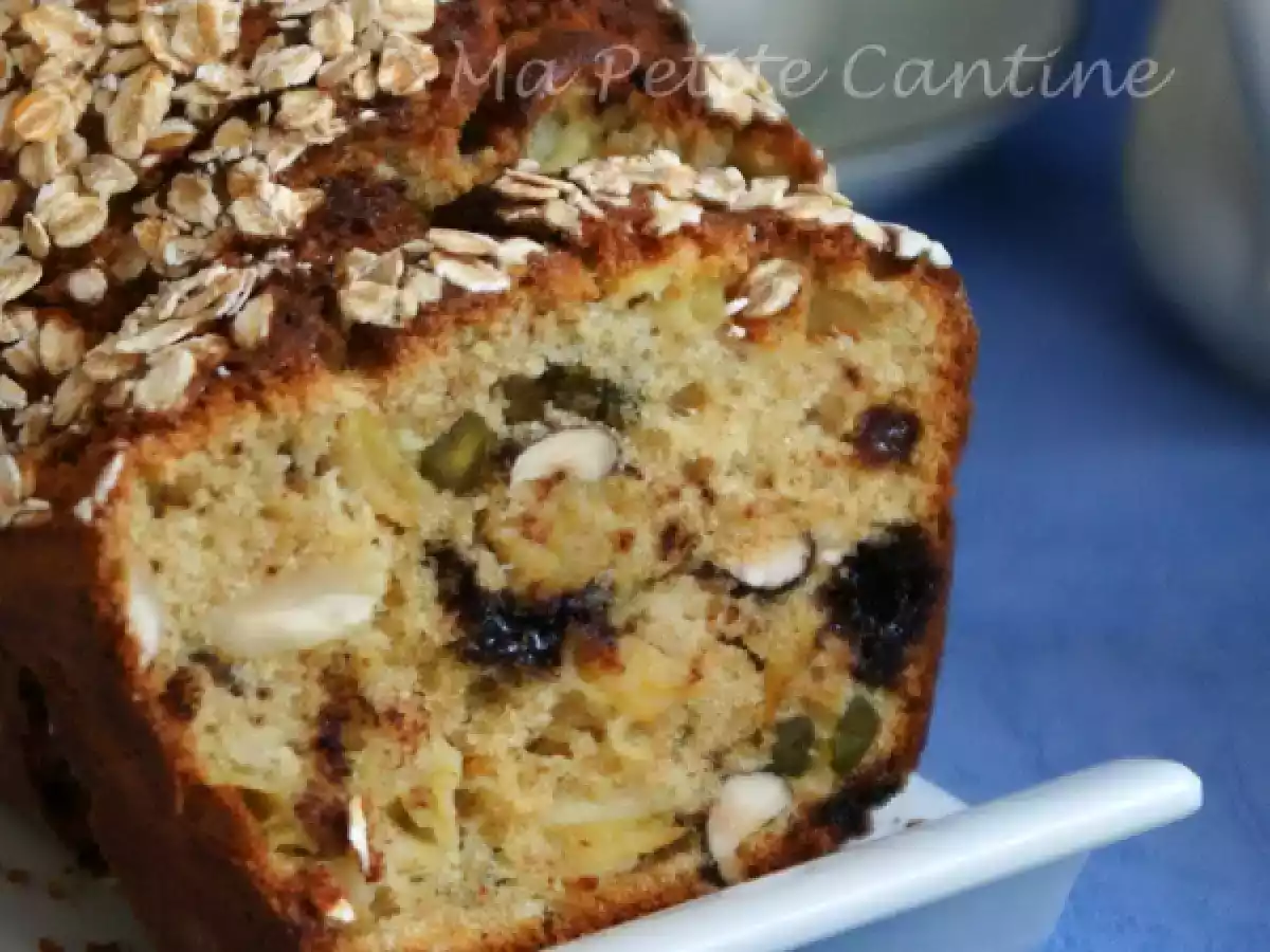 Cake aux fruits secs pour le petit-déjeûner