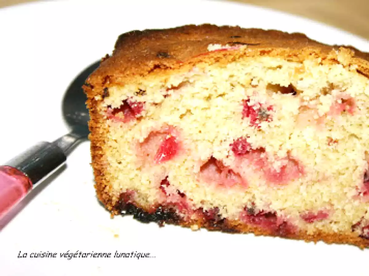 Cake aux groseilles et amandes (pour compenser le manque de soleil...) - photo 2