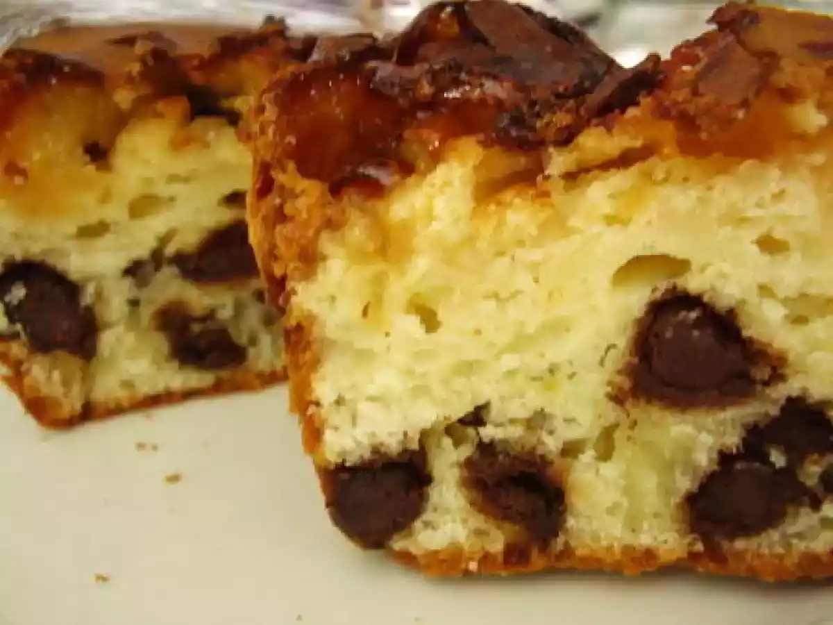 Cake aux marshmallows et aux pépites de chocolat.