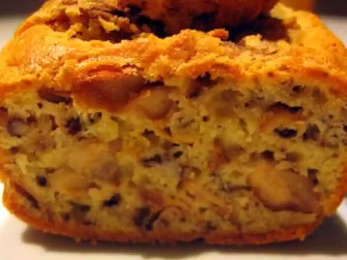 Cake aux noix et aux champignons de Paris de Sophie