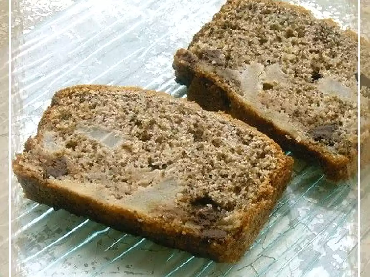 Cake aux noix, poires et chocolat