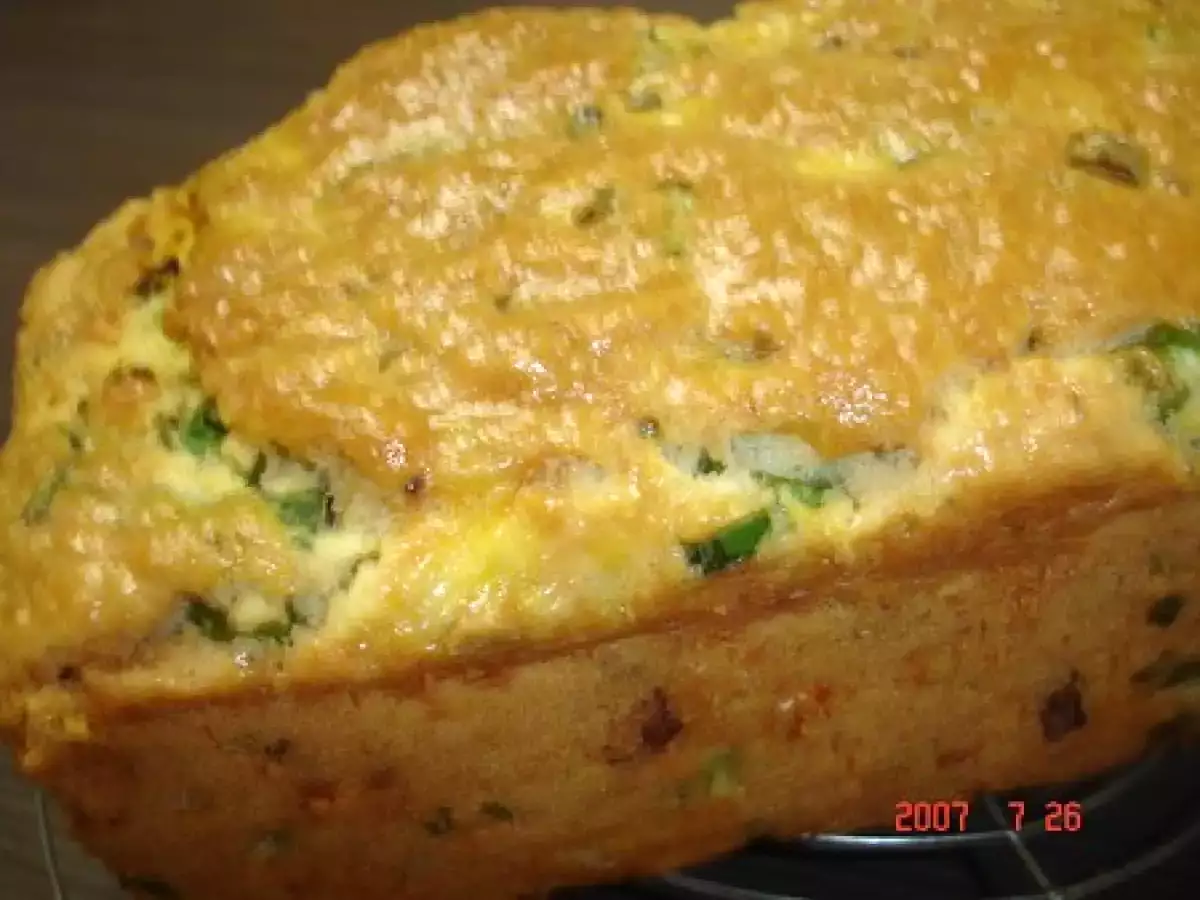 Cake aux oignons nouveaux, lardons fumés et feta - photo 2