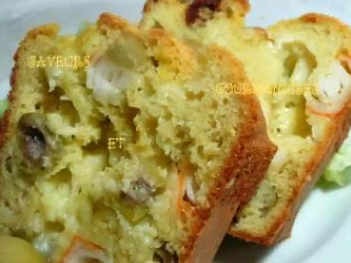 Cake aux olives vertes et surimi.