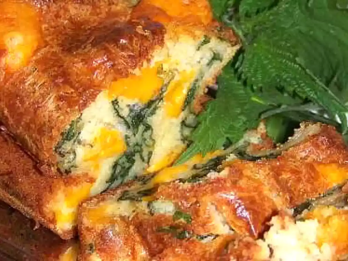 Cake aux orties et à la mimolette