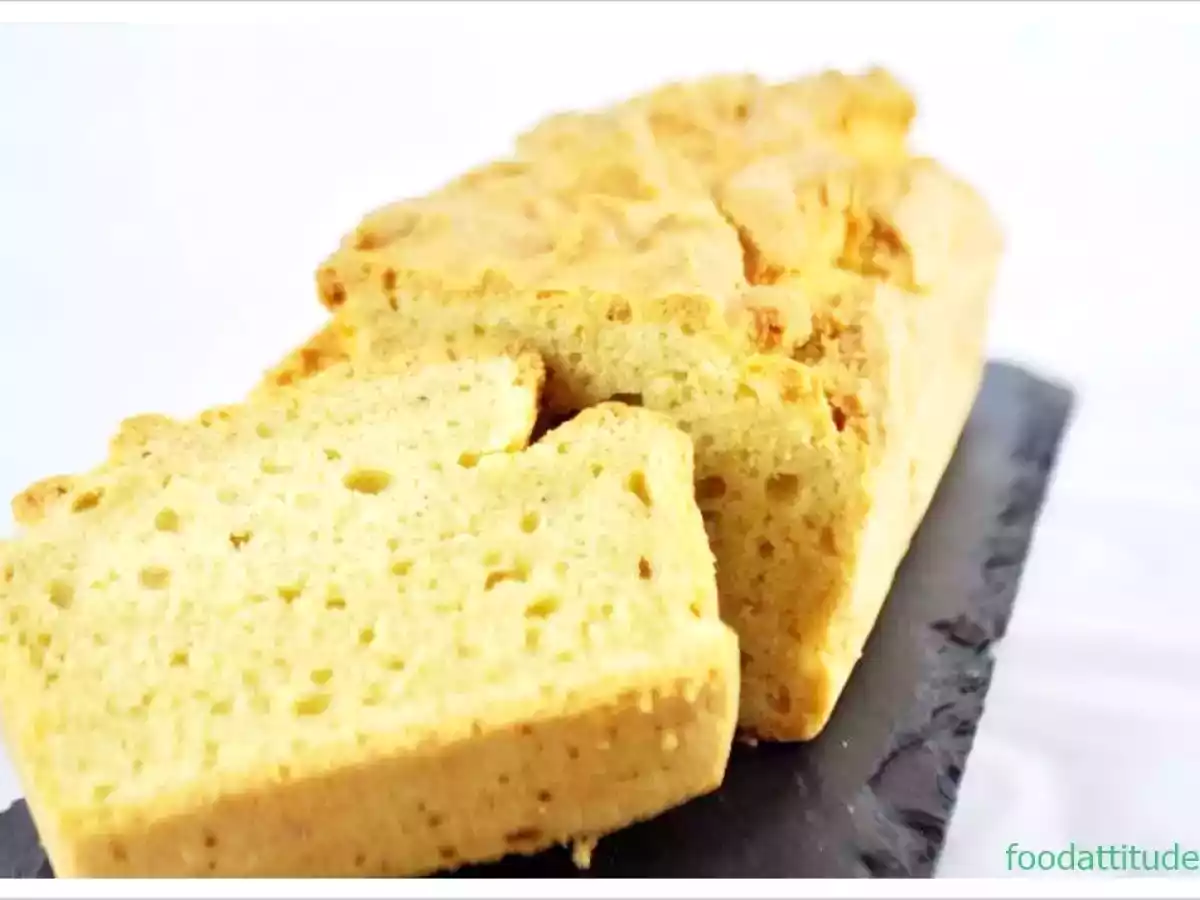 Cake beurre de cacahuète sans gluten et sans sucre.