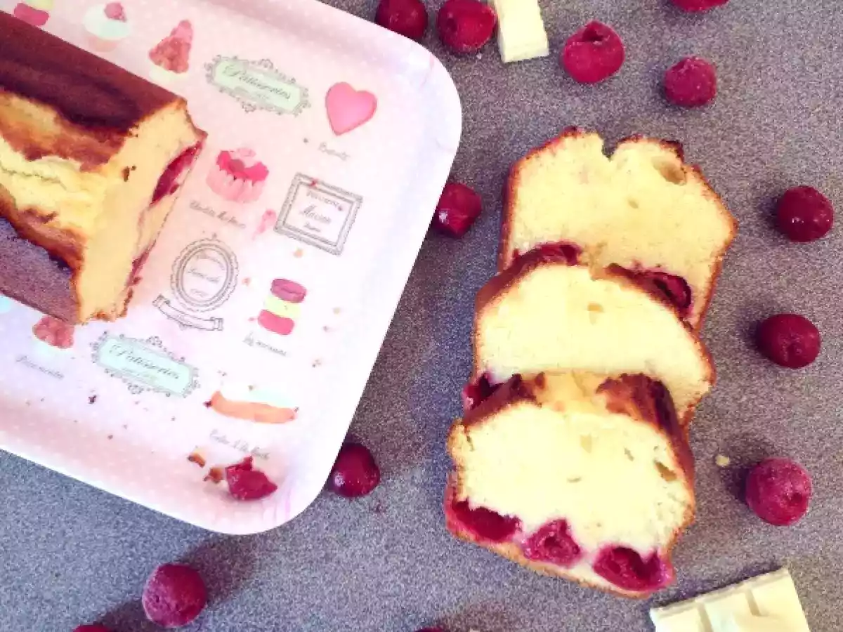 CAKE CERISES-CHOCOLAT BLANC