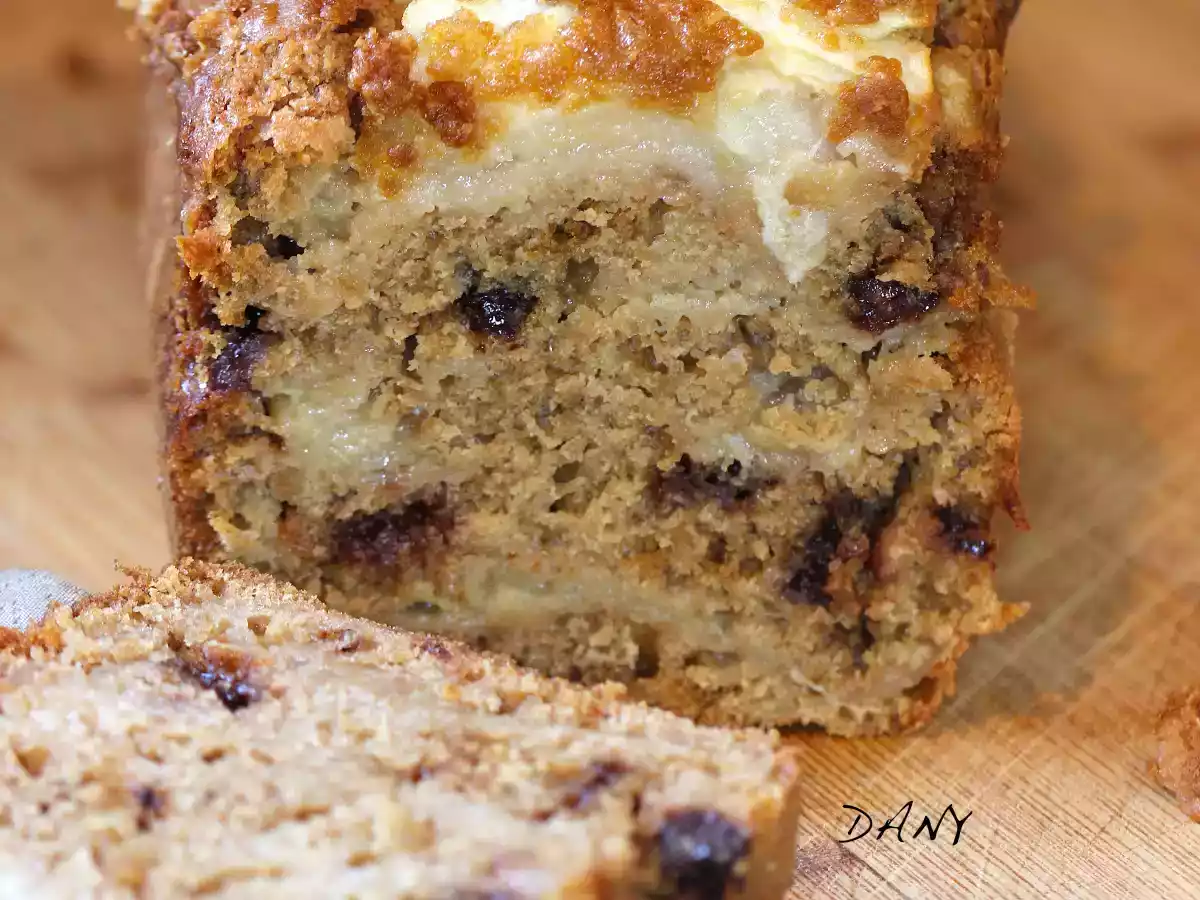 Cake croustillant aux poires râpées, spéculoos et chocolat
