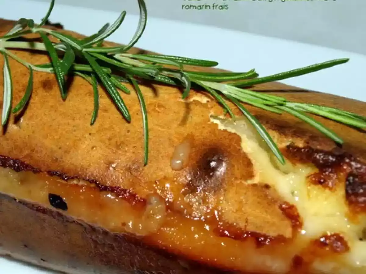 Cake d'Alba Pezone au gorgonzola, miel et romarin, ...