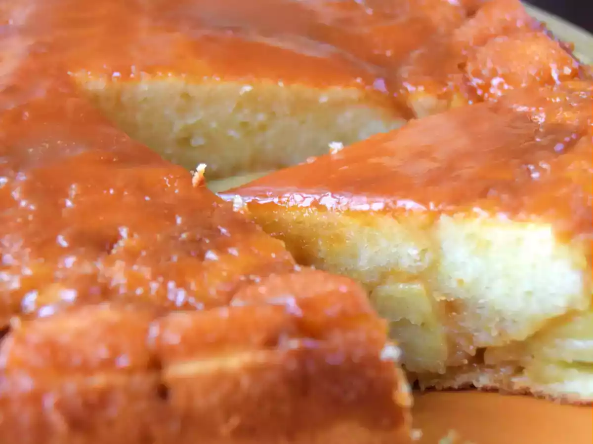Cake façon tarte tatin au caramel beurre salé