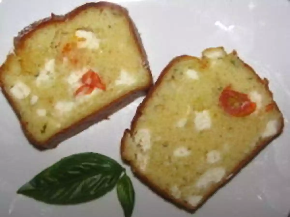Cake féta, basilic et tomates cerises