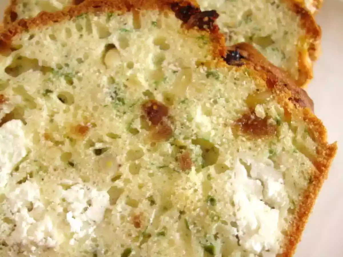 CAKE FIGUE-FETA ET HERBES FRAICHES