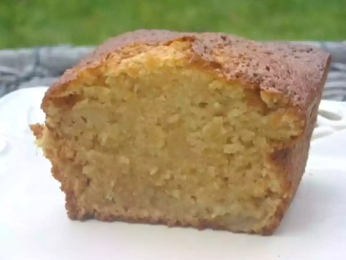 Cake fondant aux pommes et caramel au beurre salé