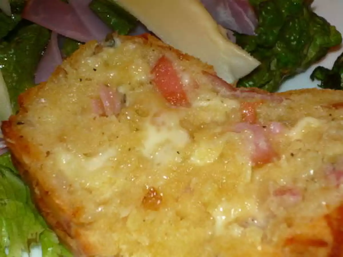 Cake fromager aux saucisses de Strasbourg