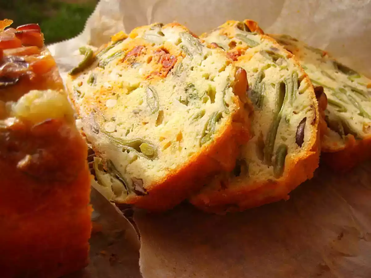 Cake Haricots/Champignons + Chorizo et Mozza...et Pignons (oui oui, cake Gyfoutou)