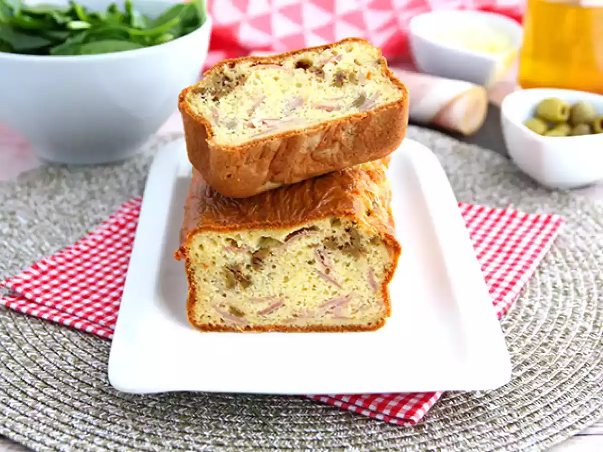 Cake jambon fromage et olives vertes