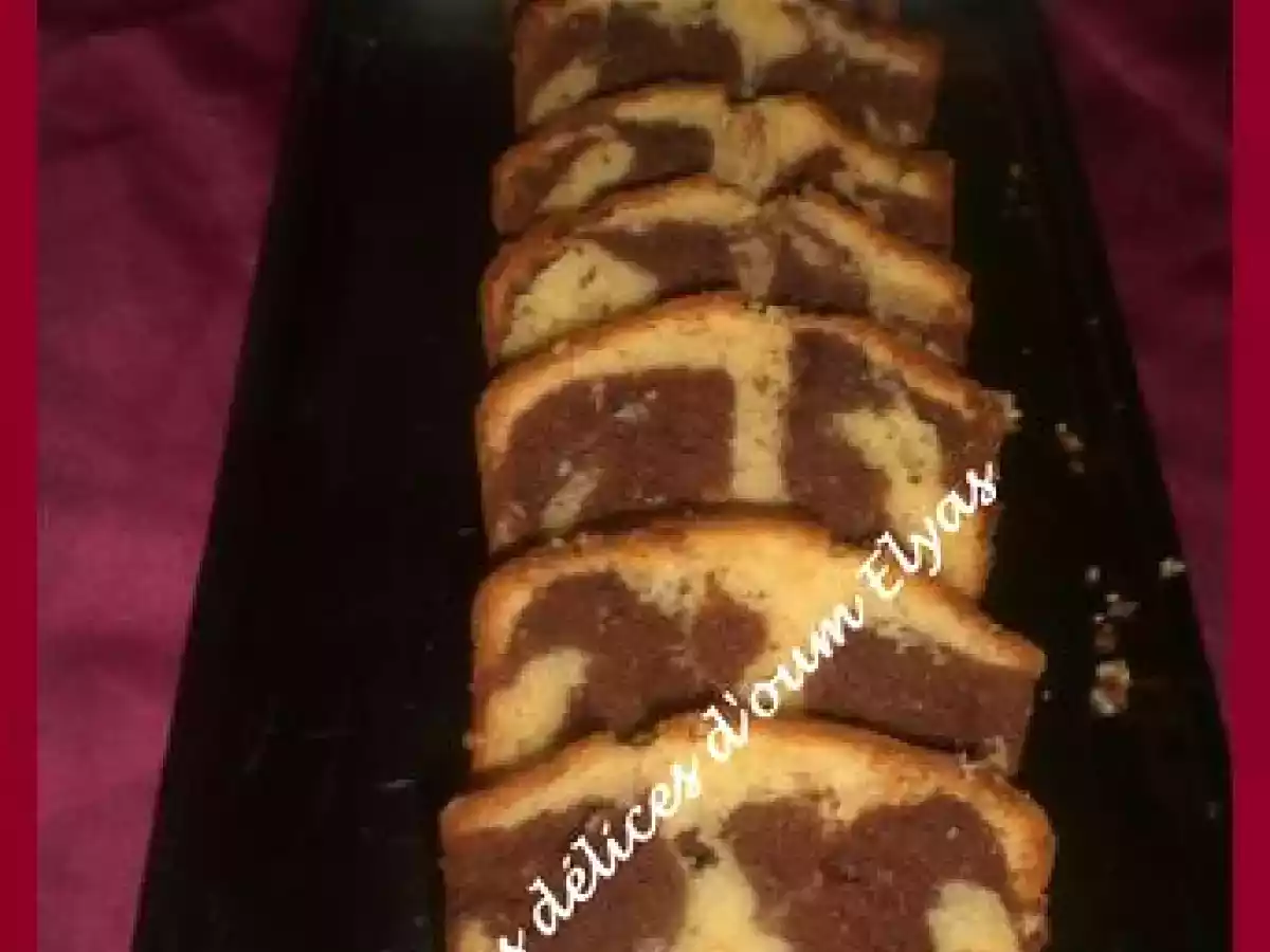 Cake marbré à la pâte d'amandes