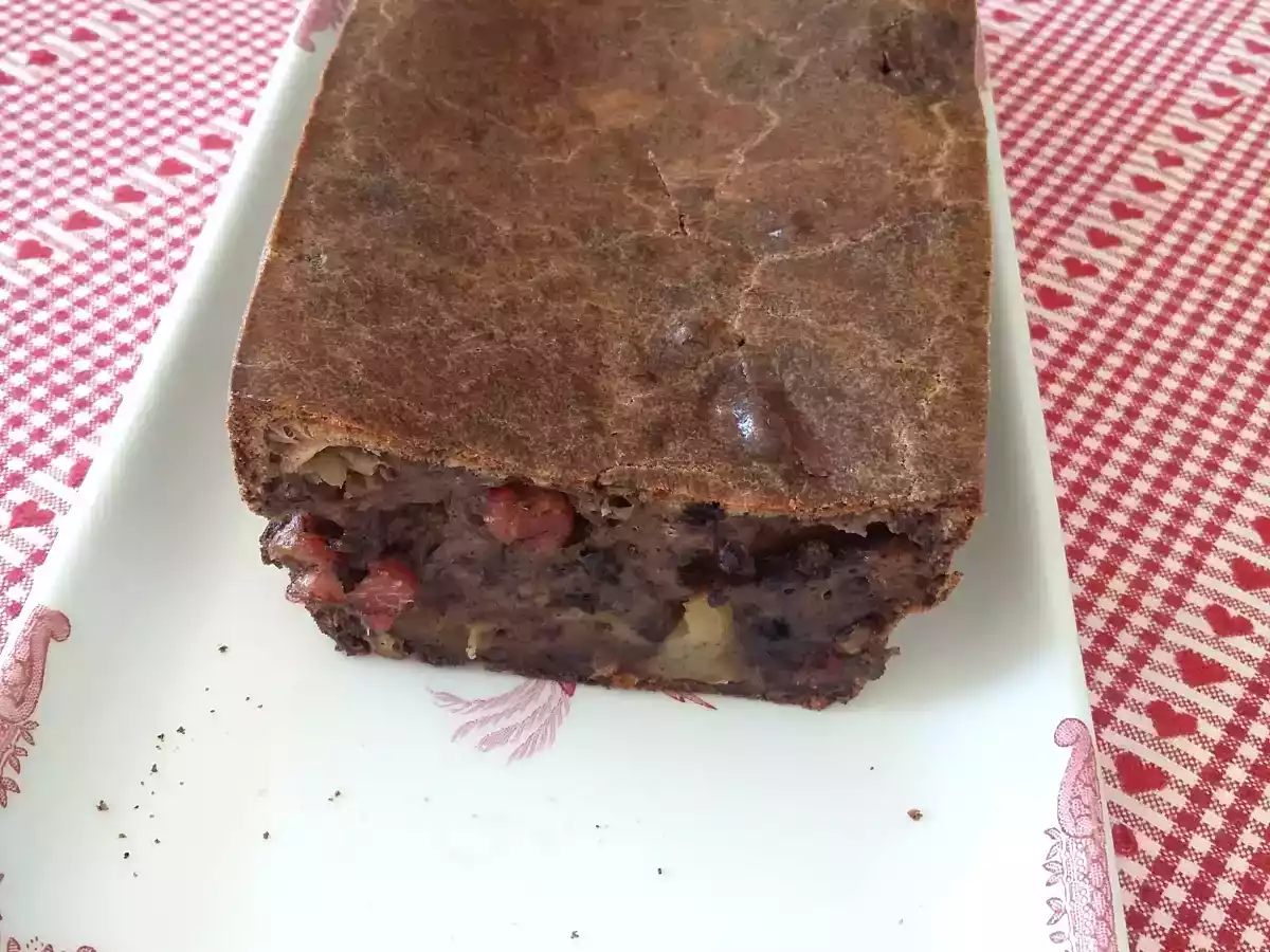 CAKE MOELLEUX AU BOUDIN NOIR ET AUX POMMES