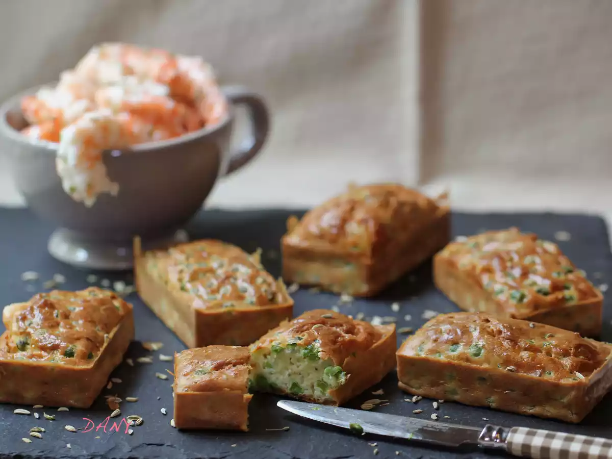 Cake mozza-petits pois et crevettes marinées