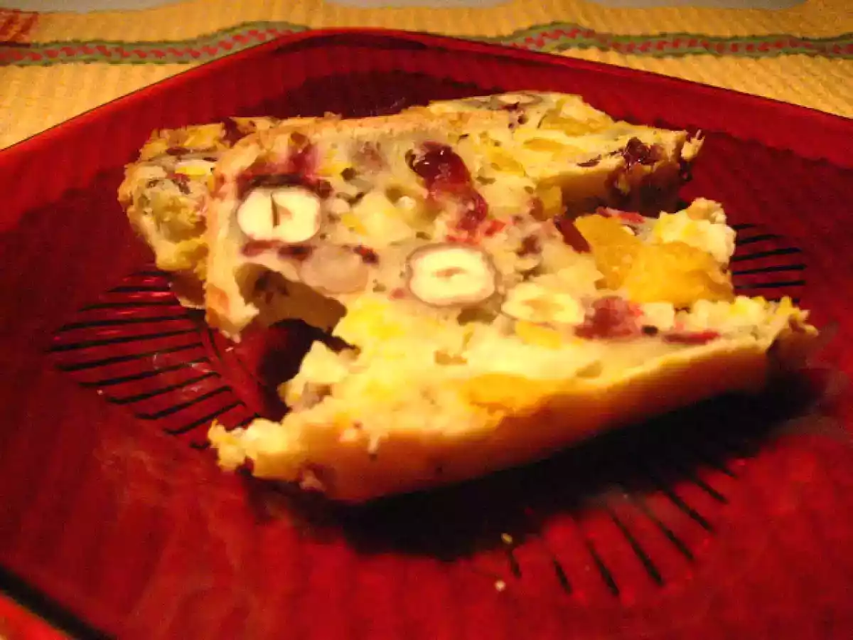 Cake salé à la citrouille, aux fleurs d'hibiscus, noisettes et canneberges séchées - photo 4