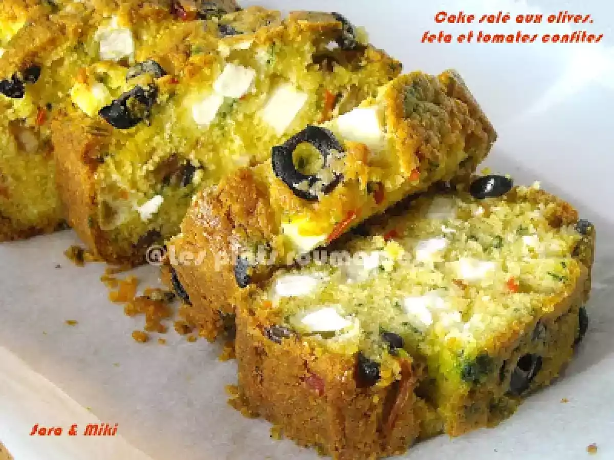 Cake salé aux olives, feta et tomates confites