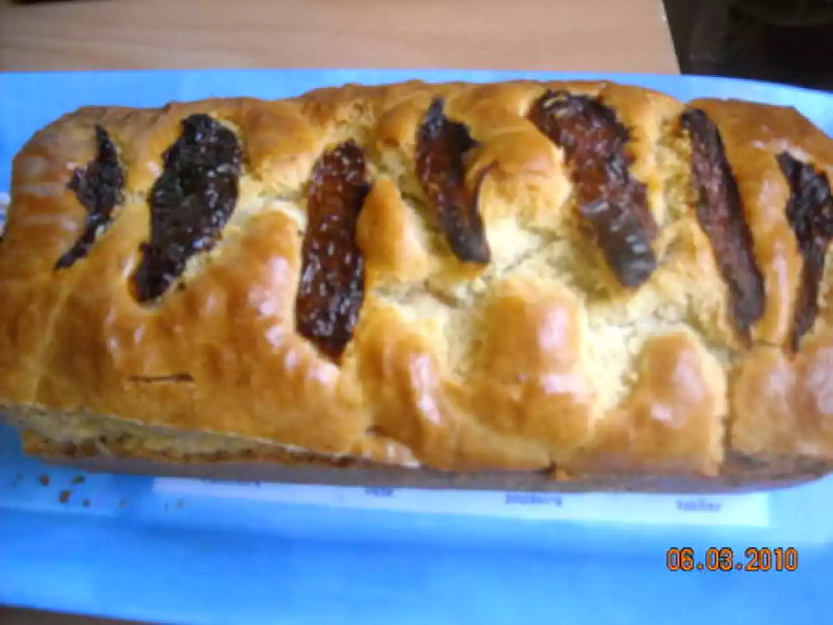 CAKE SAUMON AVOCAT TOMATES CERISES