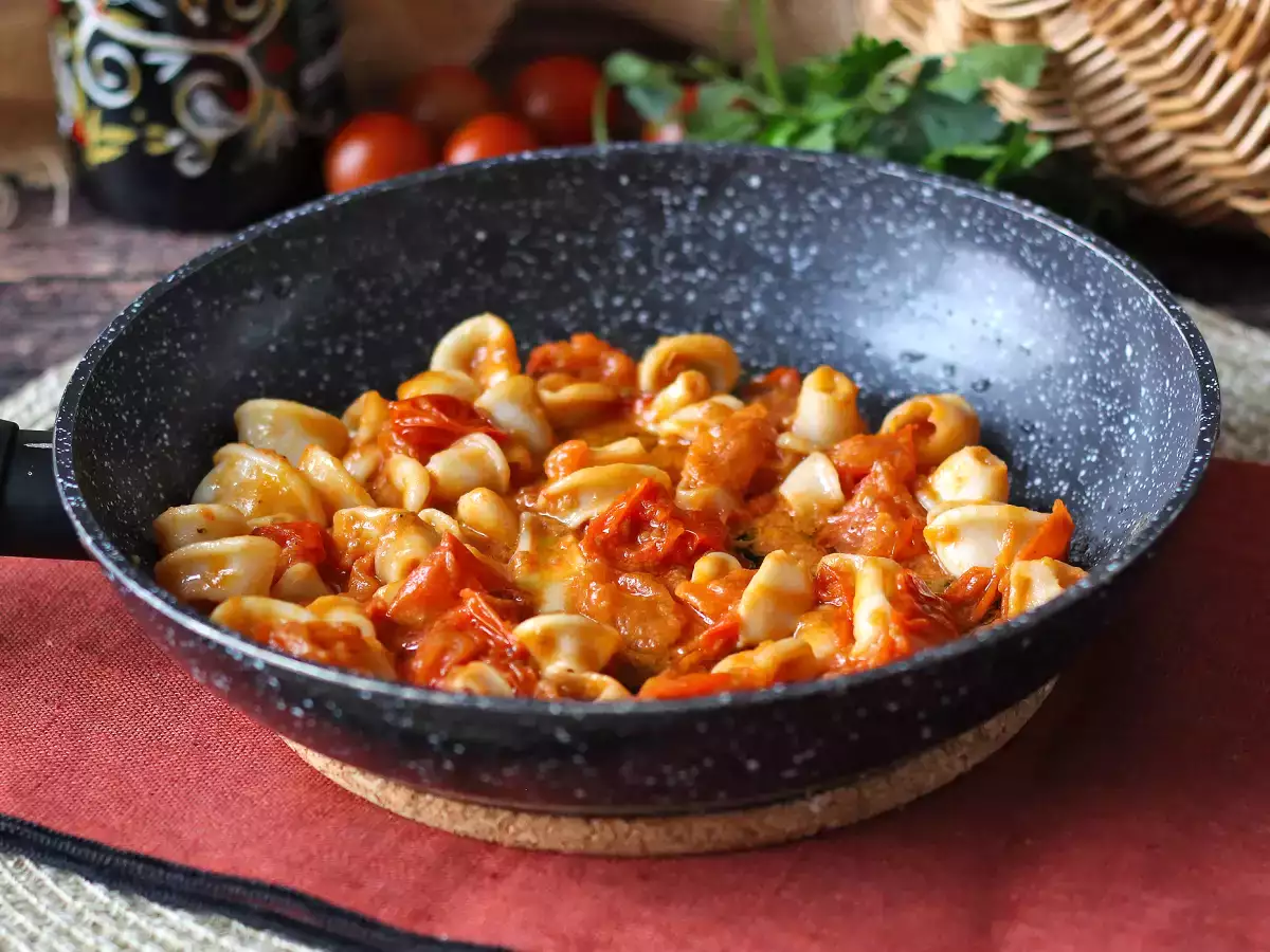 Calamars à la tomate : simples, parfumés et parfaits avec des pâtes ou du riz - photo 2